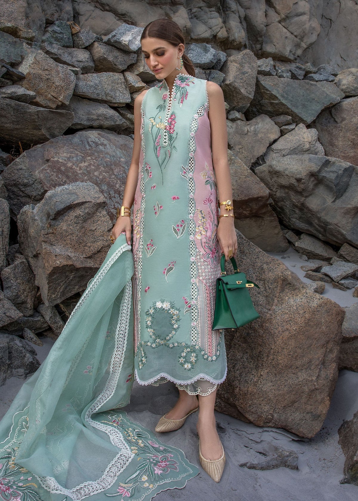 Crimson Embroiderey Lawn Collection 3 Piece Unstitched / Stitched