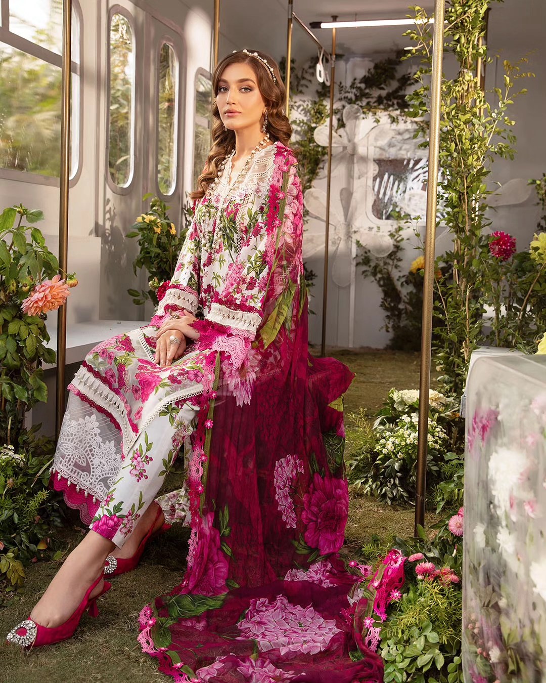 Maria B Pink Lawn Collection Embroidered piece Unstitched – Rangrez