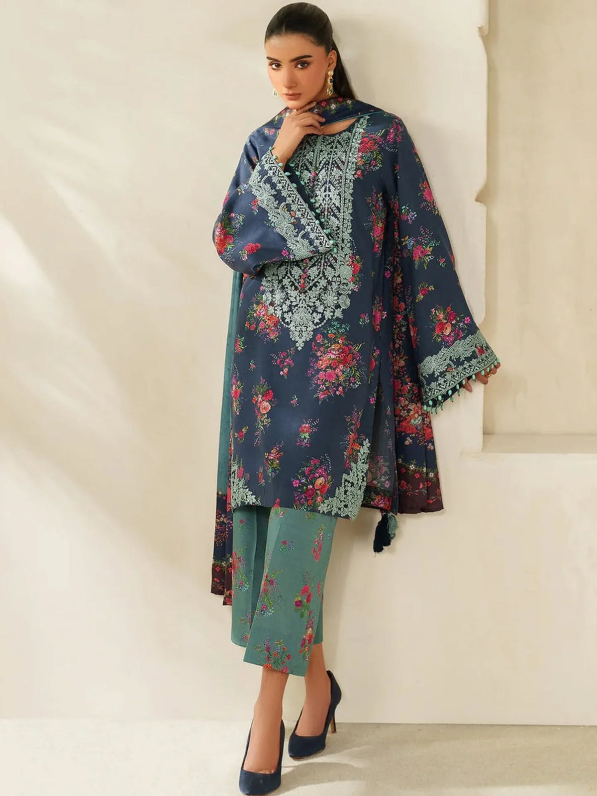 Baroque Luxury Embroidered Lawn 3 Piece Unstitched / Stitched