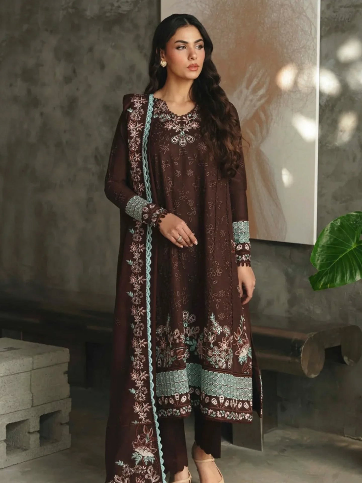 Mahmair Luxury Lawn Embroidered 3 Piece Unstitched / Stitched