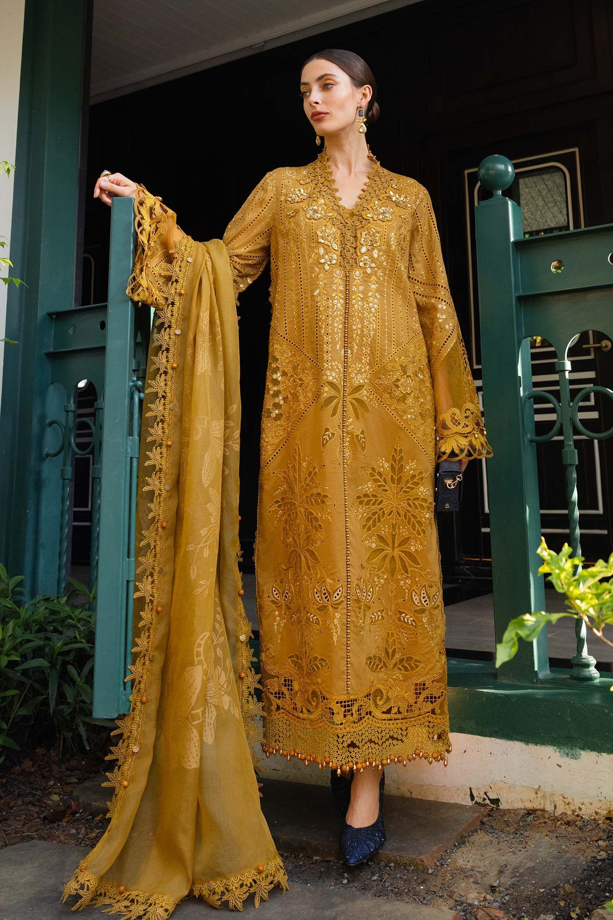 Maria B Luxury Cotton Embroidered 3 piece Unstitched / Stitched