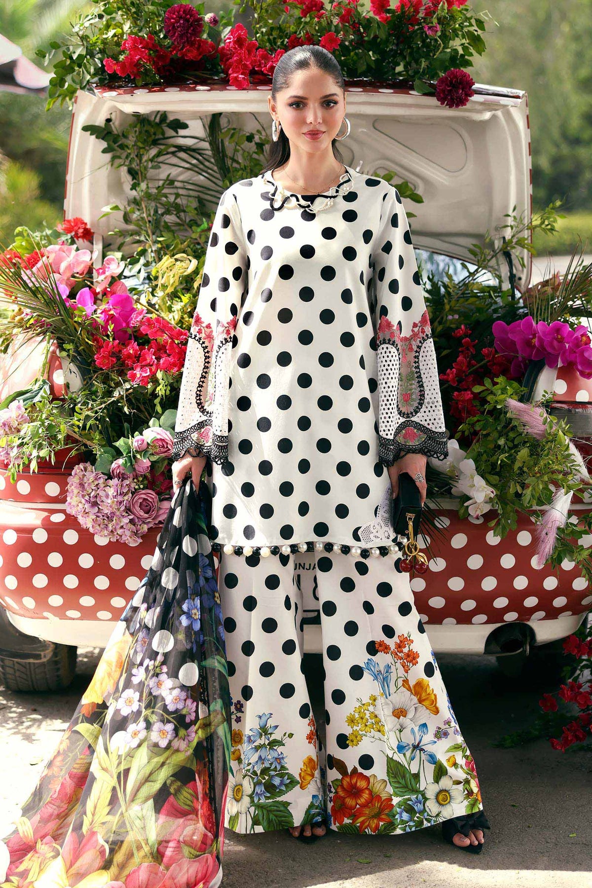 Maria B Luxury Lawn Embroidered 3 piece Unstitched / Stitched