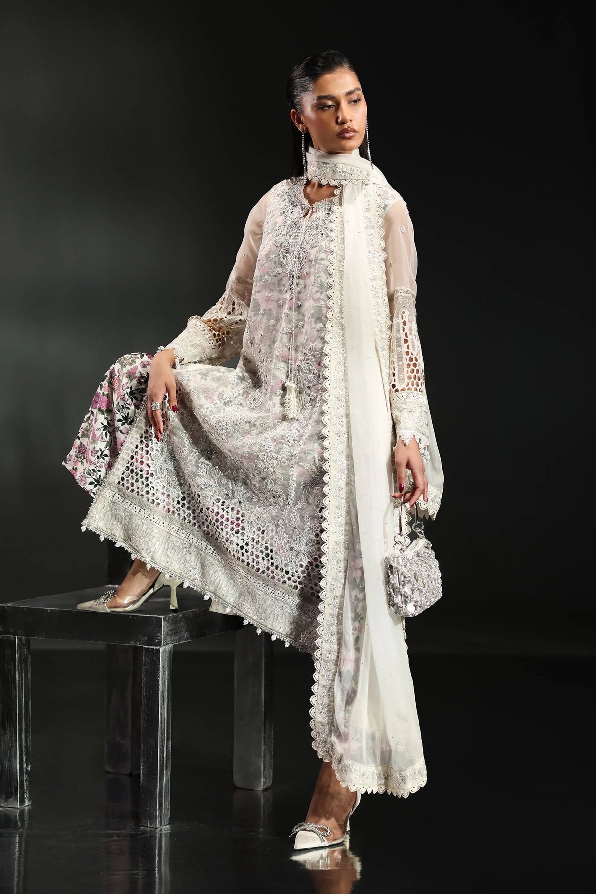 Maria B Luxury Organza Embroidered 3 Piece Unstitched / Stitched
