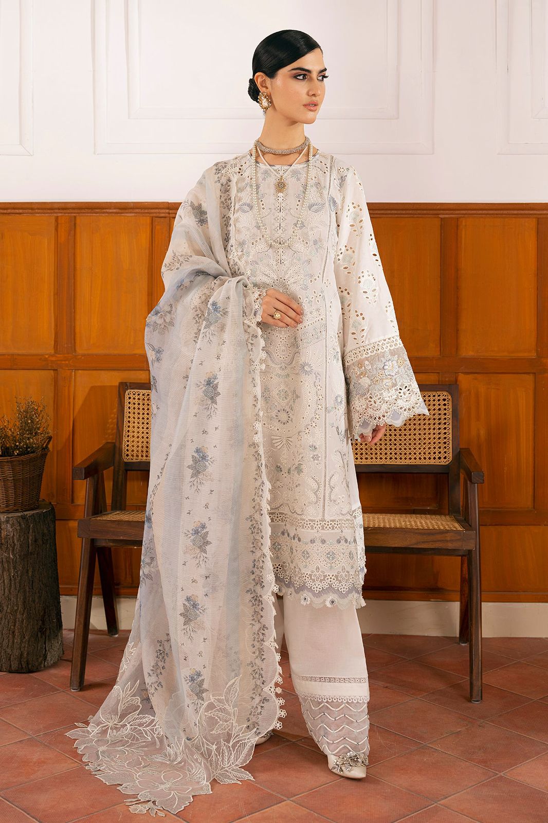 Baroque Luxury Lawn Collection Embroidered 3 Piece Unstitched