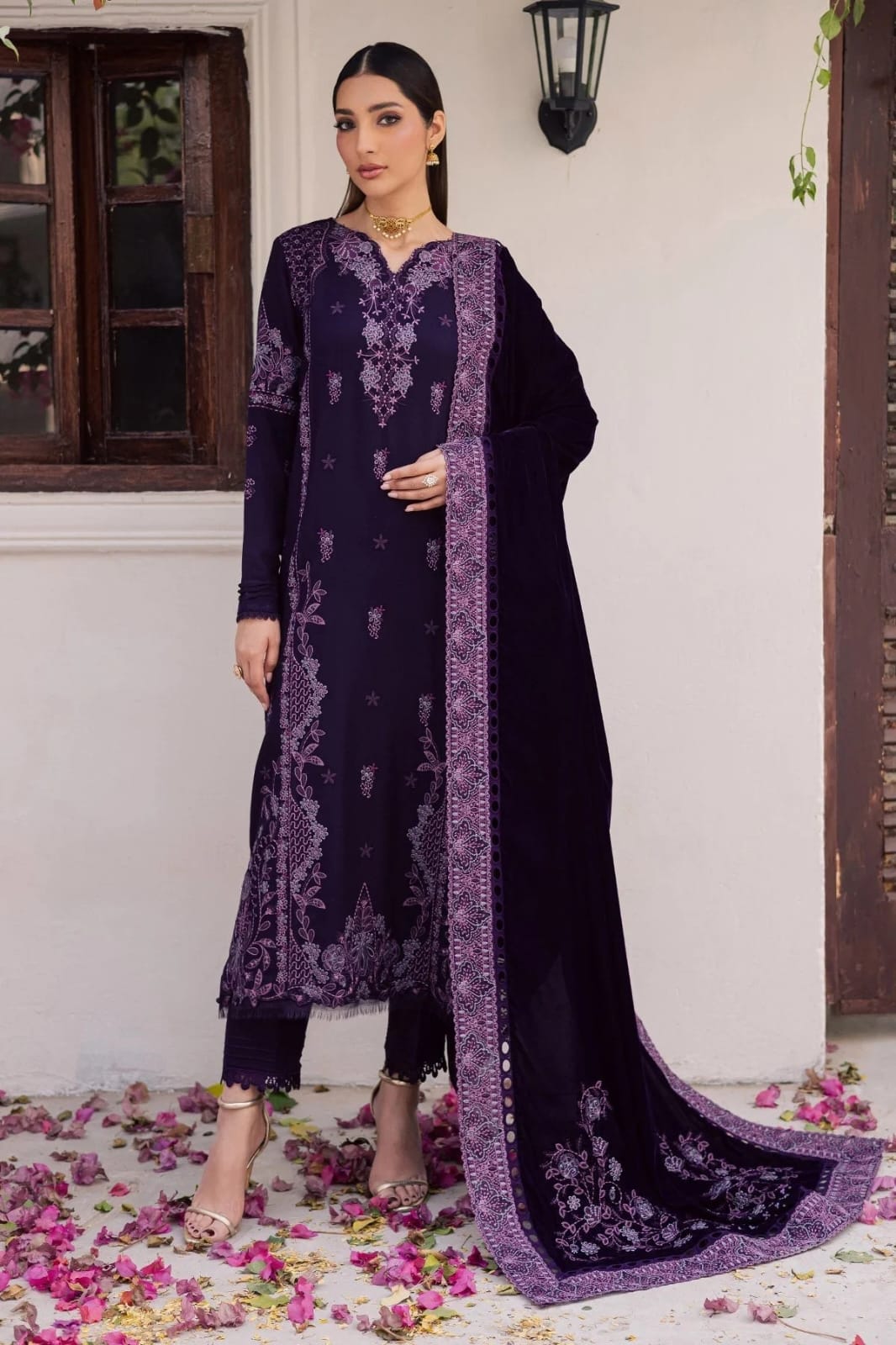 Nureh Purple Winter Velvet 3 Piece Unstitched / Stitched