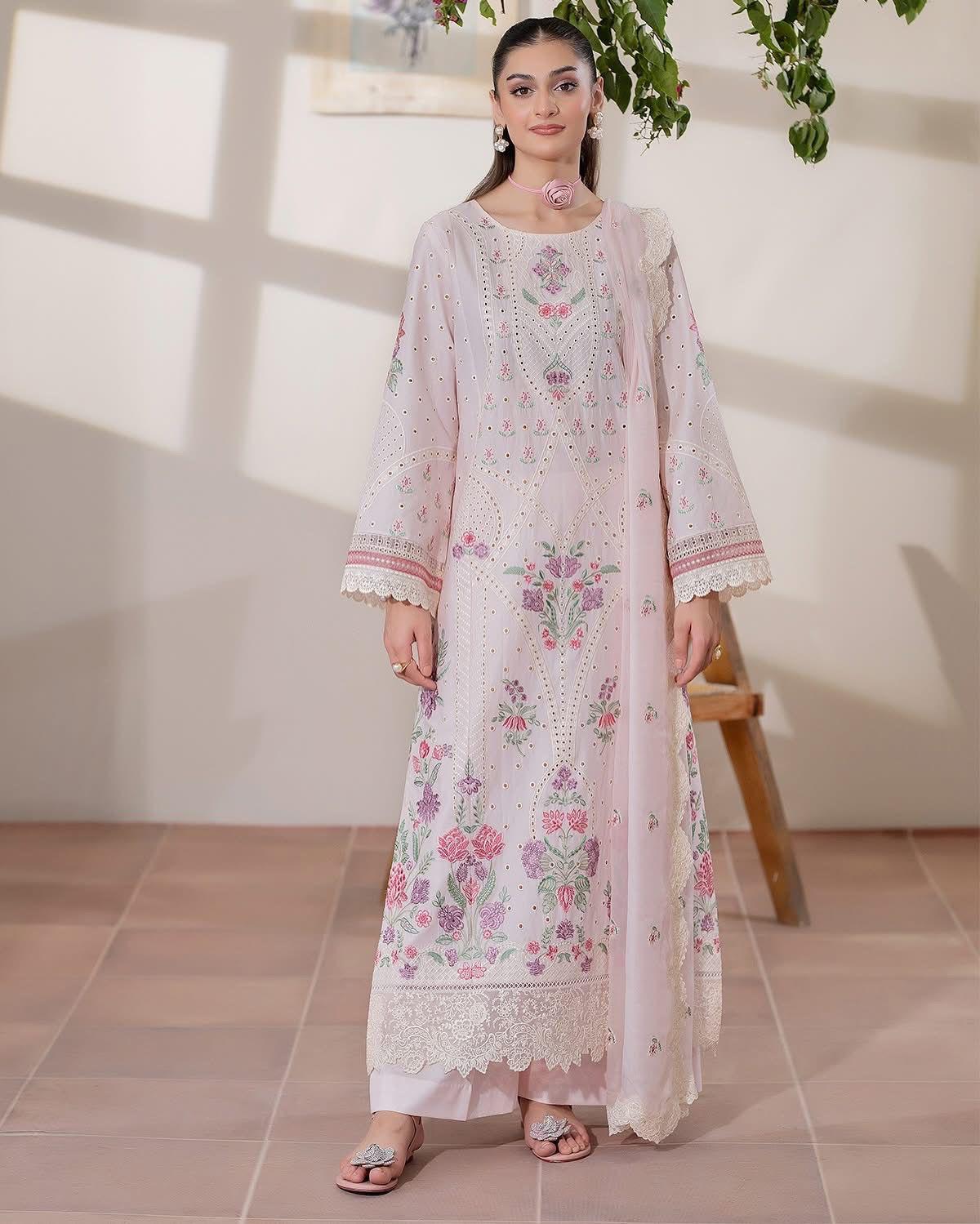 Nameera By Farooq Luxury Lawn 3 Piece Unstitched / Stitched