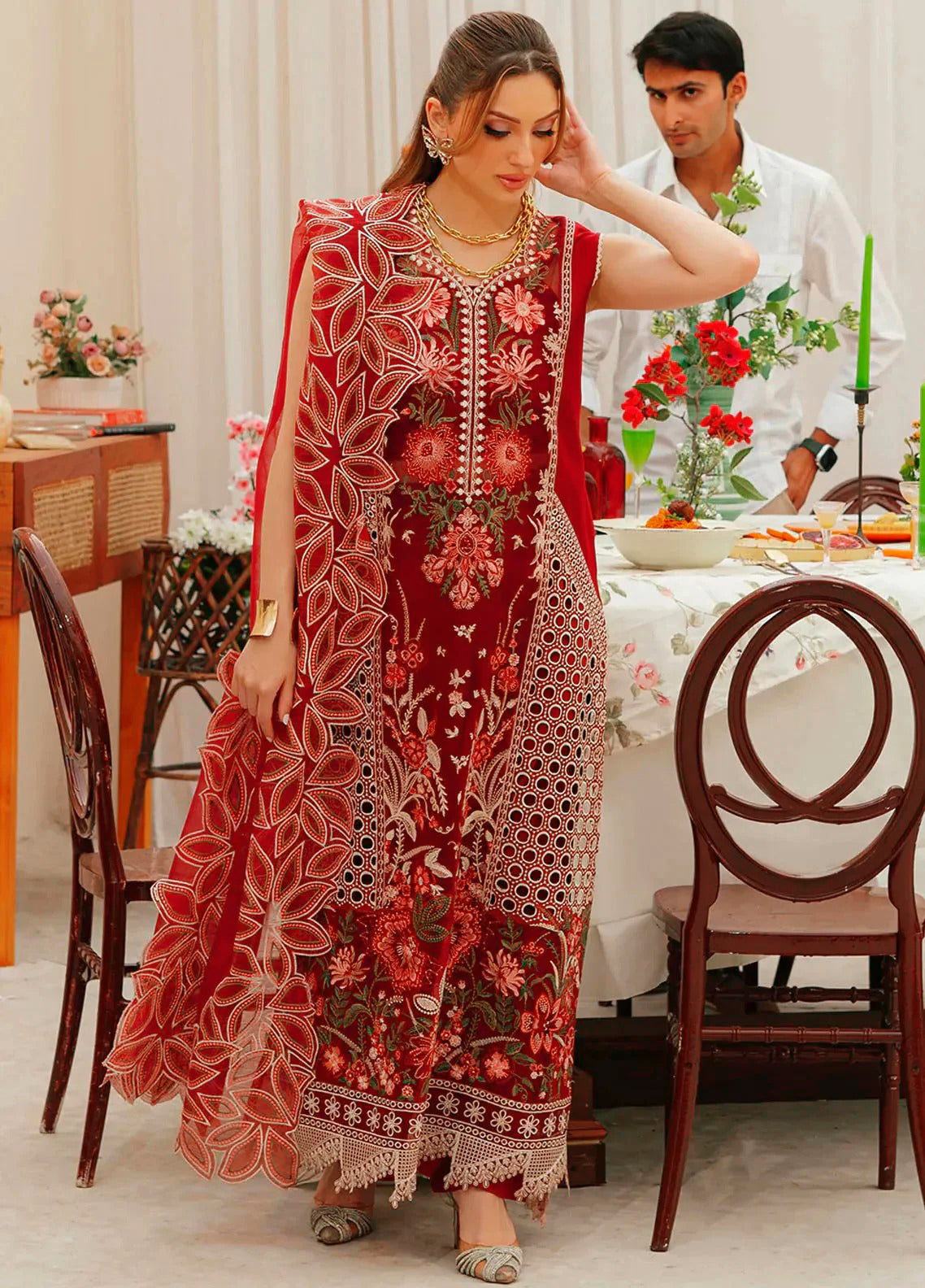 Mahnoor Embroidered Luxury Lawn 3 Piece Unstitched / Stitched