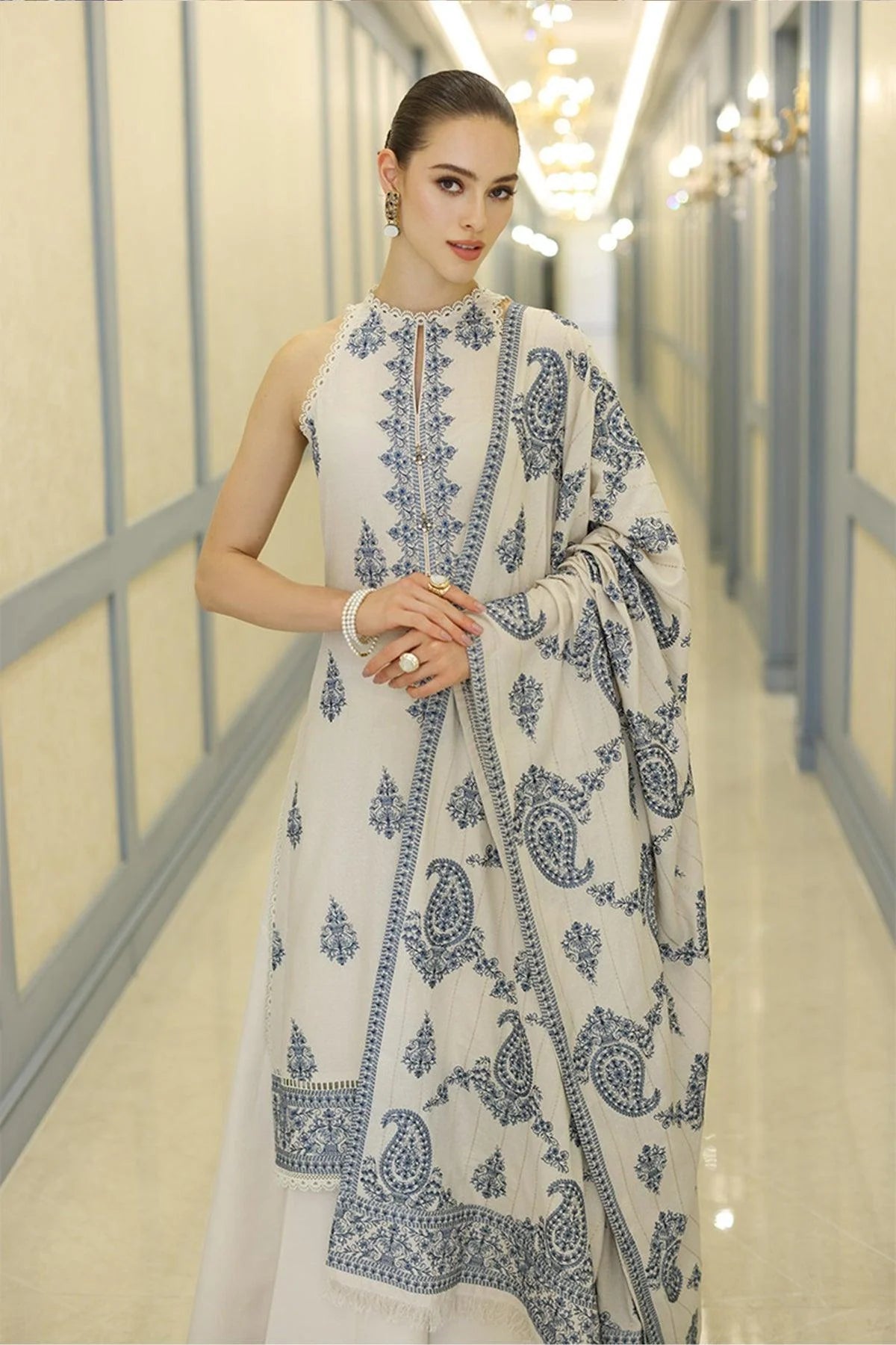 Bareeze  Luxury Lawn Emb Collection 3Piece Unstitched / Stitched