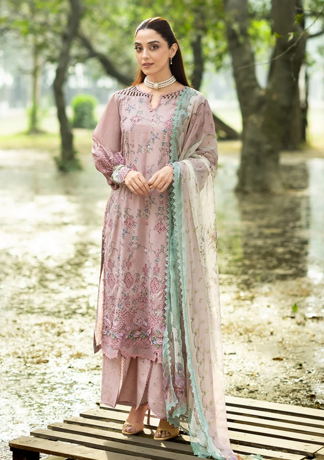 Elaf Luxery Lawn Collection 3 piece Unstitched / Stitched