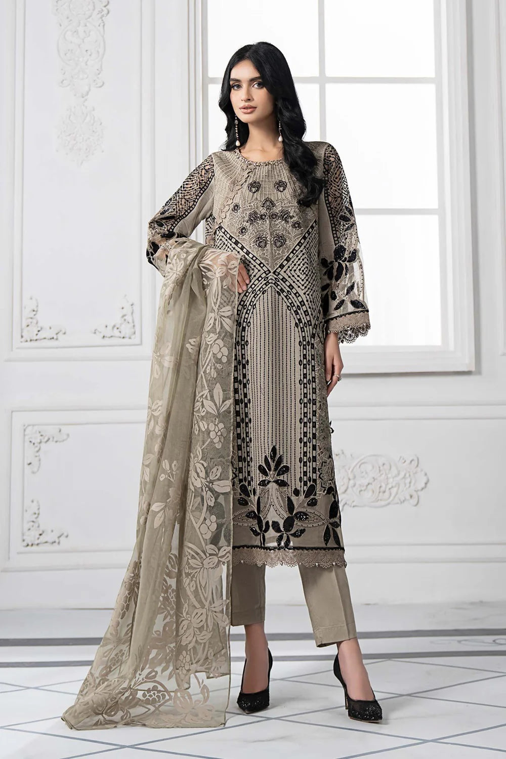 Maria B Luxury Lawn Chikan kari Embroidery 3piece Unstitched